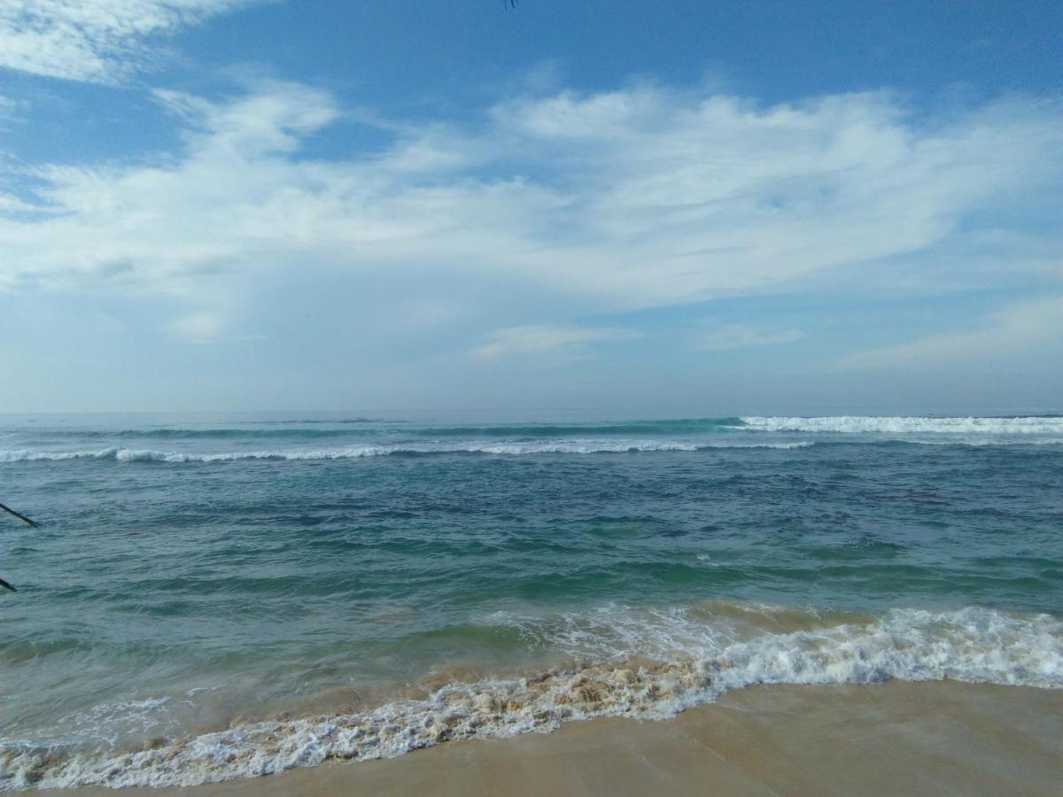 Rainbow Surf Beach Hotel Koggala Eksteriør billede