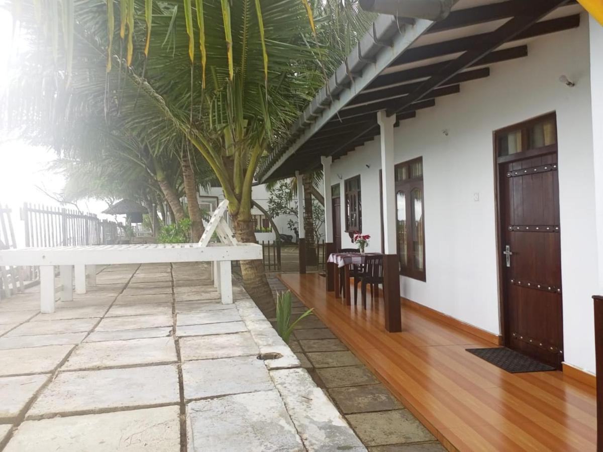 Rainbow Surf Beach Hotel Koggala Eksteriør billede