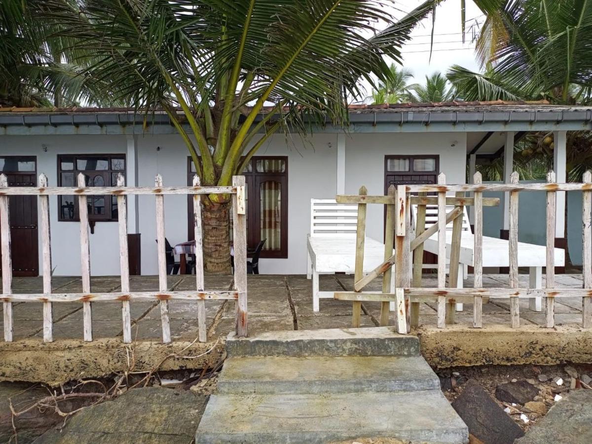 Rainbow Surf Beach Hotel Koggala Eksteriør billede