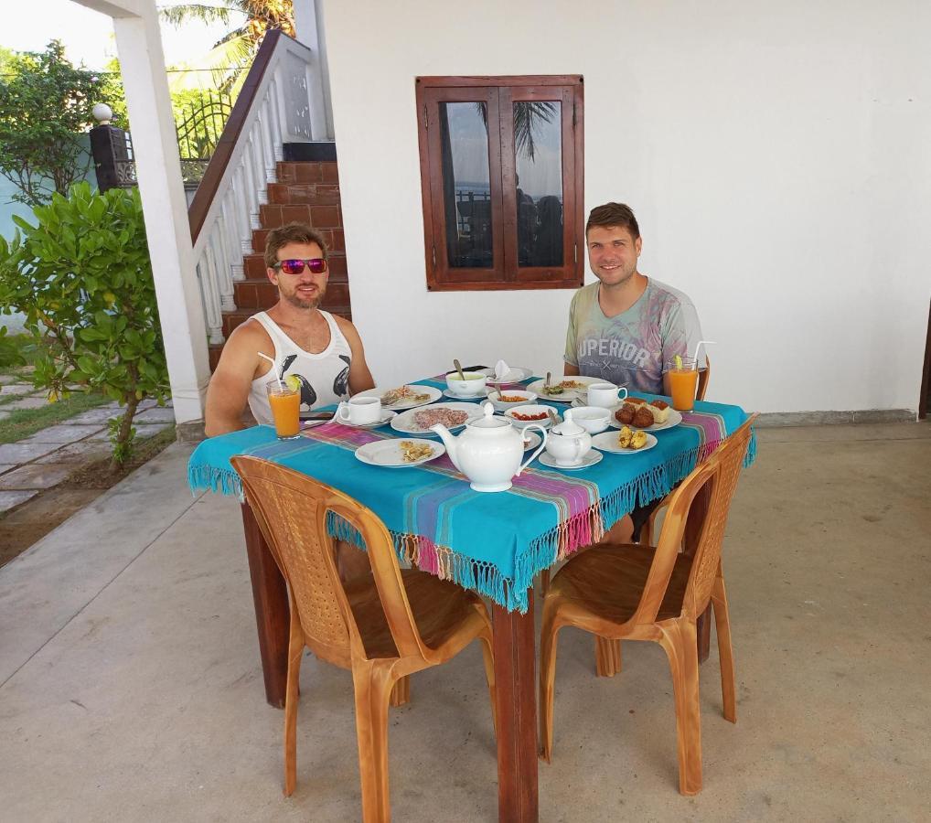 Rainbow Surf Beach Hotel Koggala Eksteriør billede