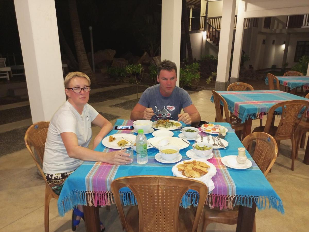 Rainbow Surf Beach Hotel Koggala Eksteriør billede
