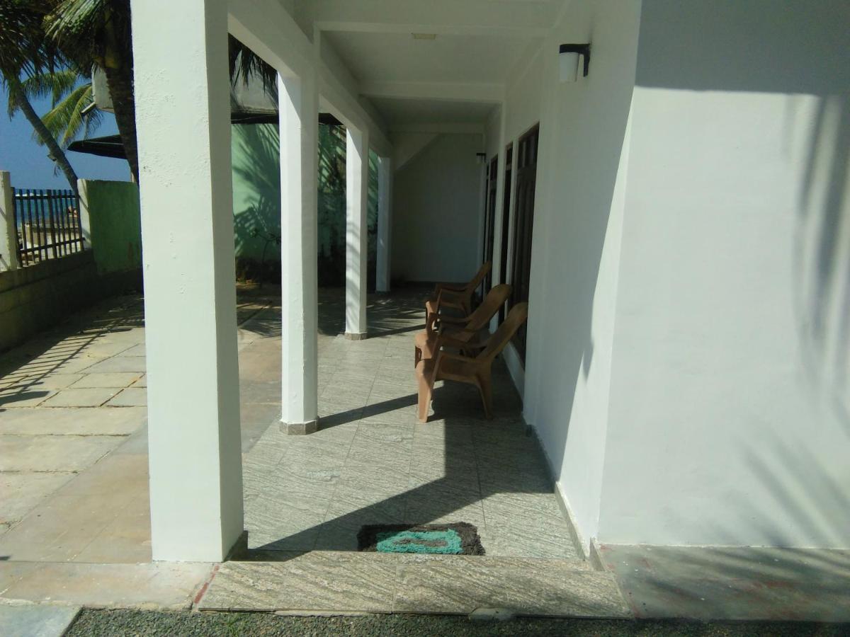 Rainbow Surf Beach Hotel Koggala Eksteriør billede